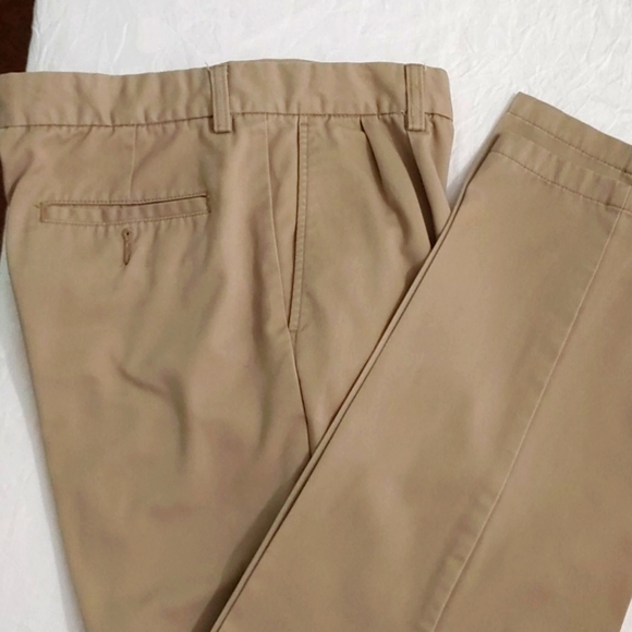 St. John's Bay Men's Easy Care Khaki's - Picture 1 of 3